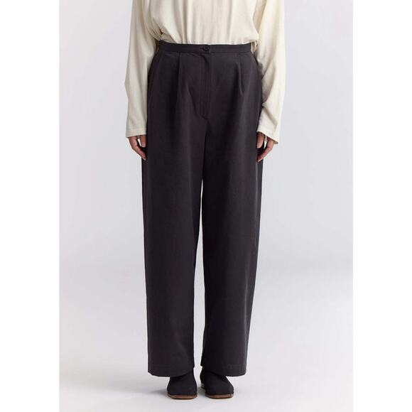 Black Crane Straight Trousers in Dark Grey NWT $250 - Picture 1 of 2